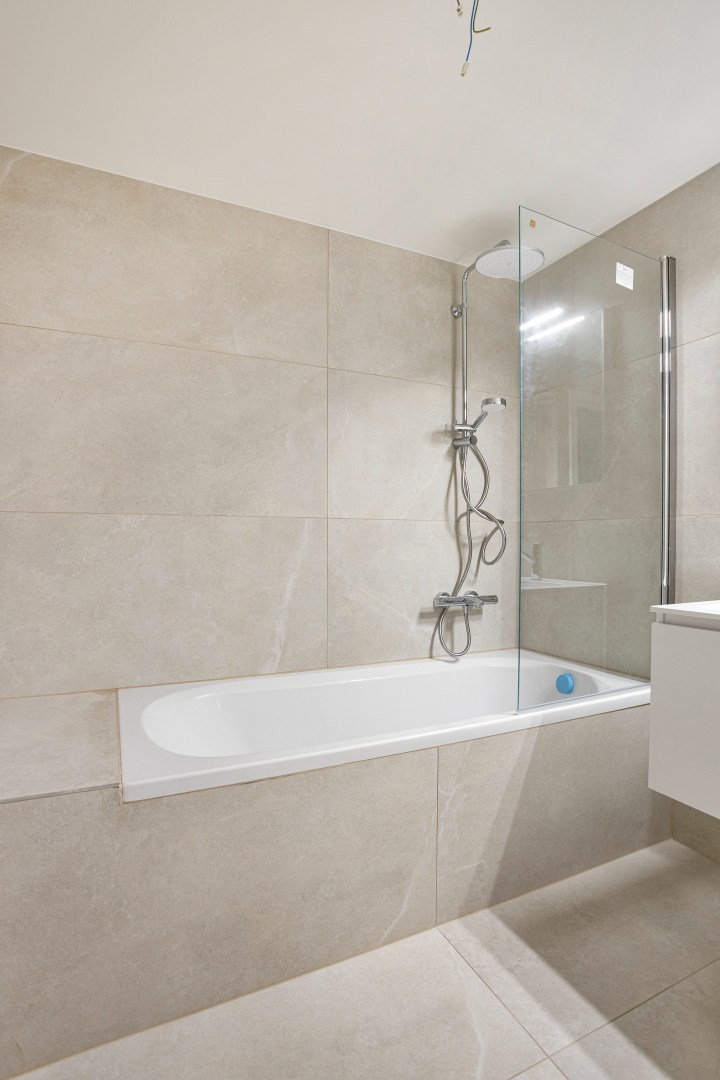 Recent en energiezuinig gelijkvloers appartement met 2 slpk. en tuin in Geel-centrum 