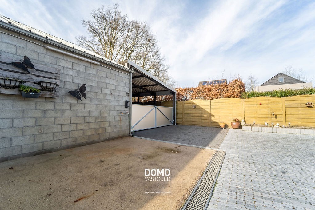 RUIME WONING VAN BOUWJAAR 2008 MET EPC LABEL B, 3 SLAAPKAMERS EN EEN HANGAR TE DIEPENBEEK 