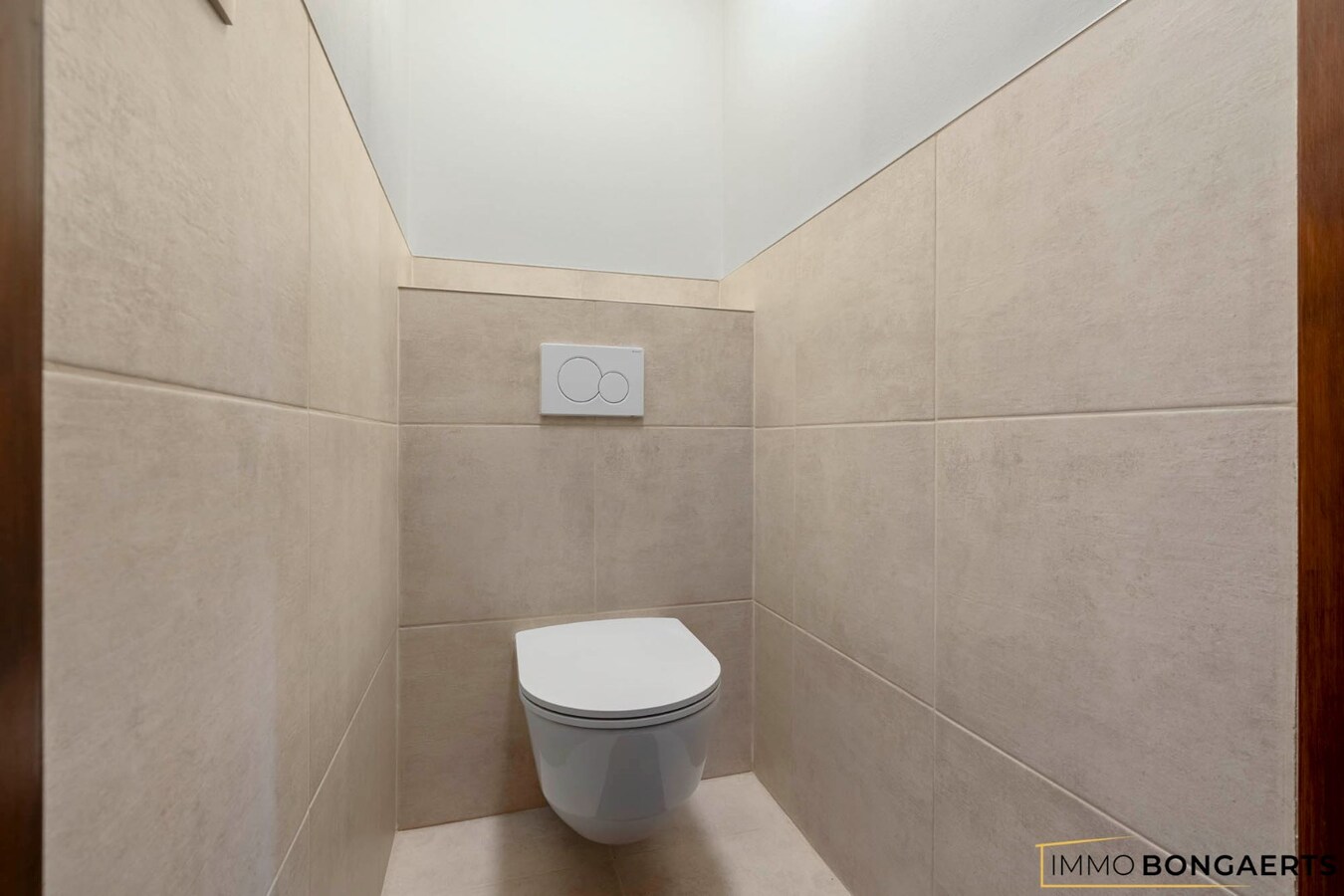 Ruime woning met 3 slaapkamers, tuin, terras en garage. 