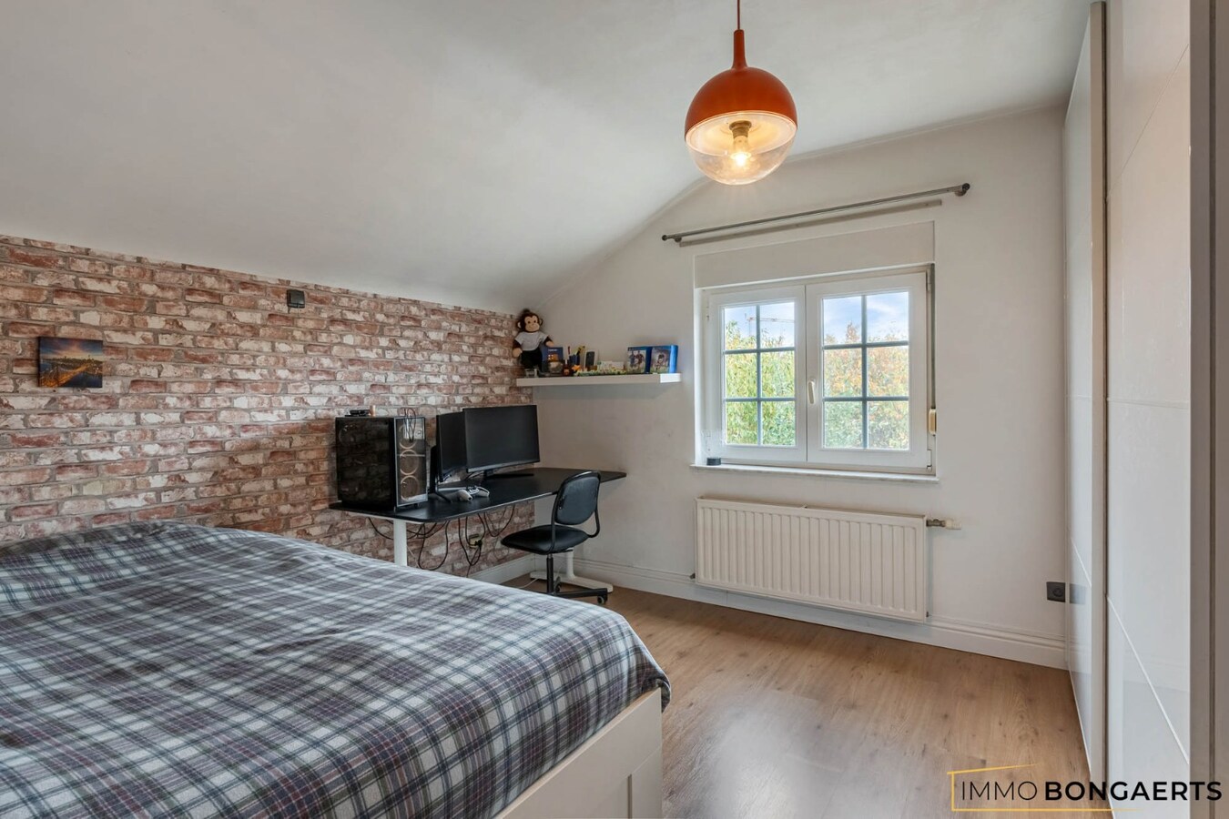 Instapklare woning met 4 slaapkamers en zwembad 