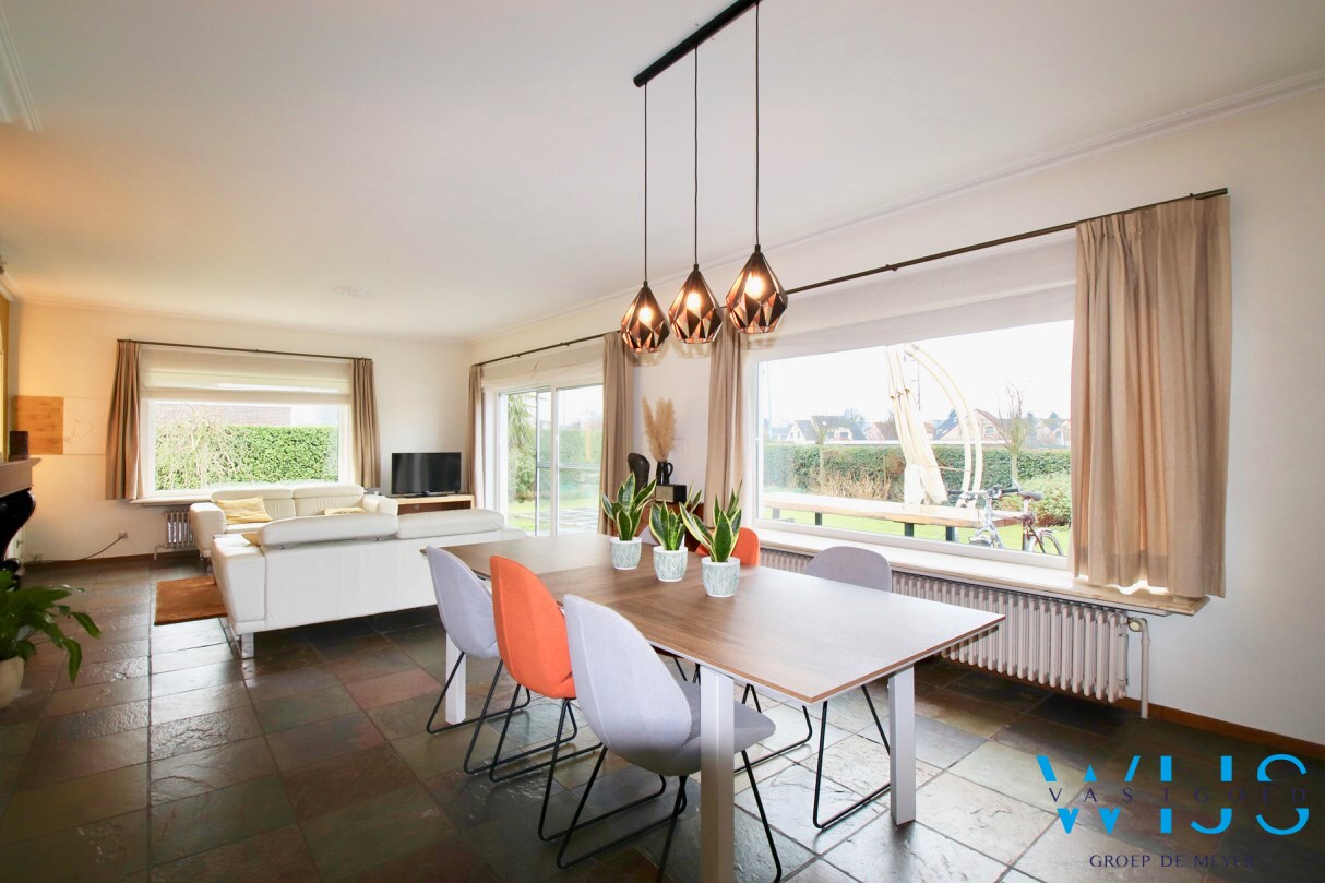 Statig woonhuis op 1104 m² in het centrum van Sleidinge ! 