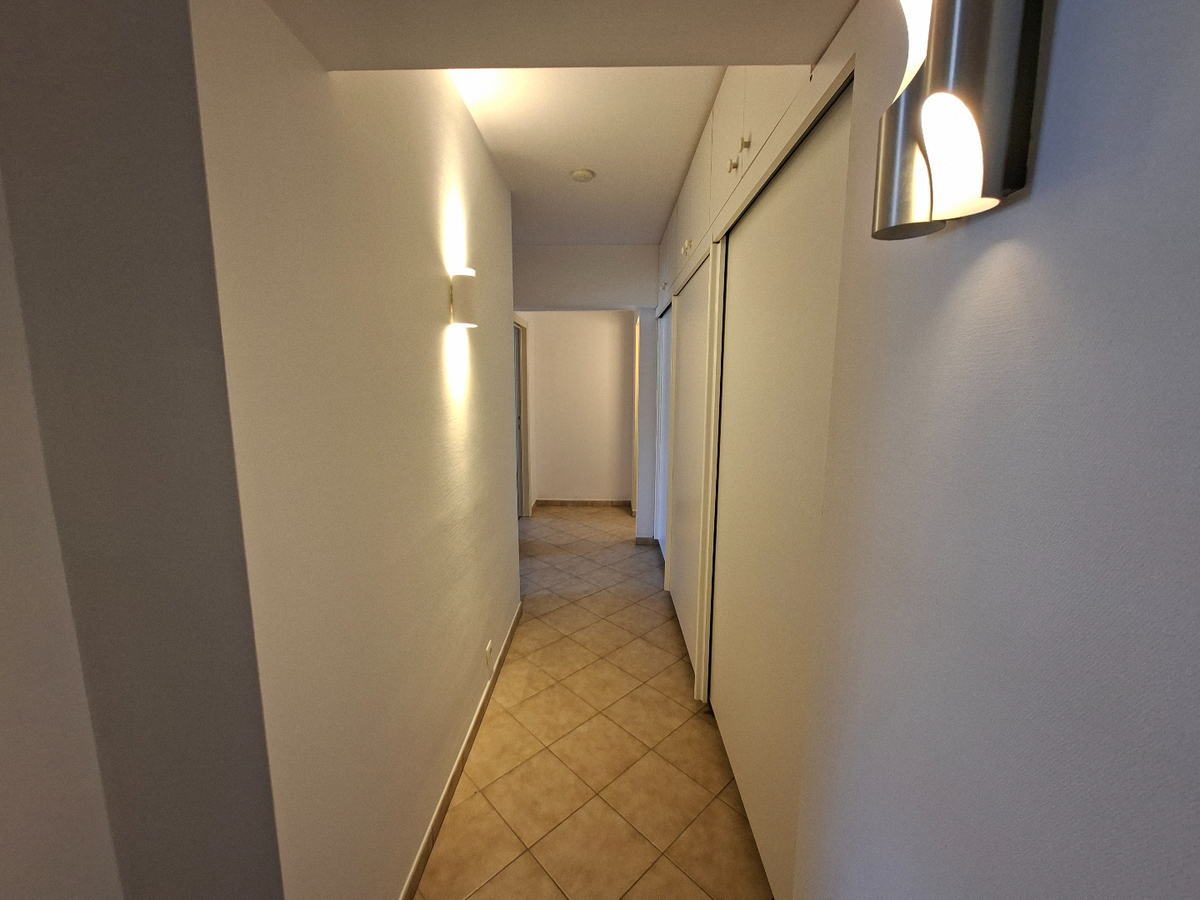 Lumineux appartement 3 chambres avec terrasse 