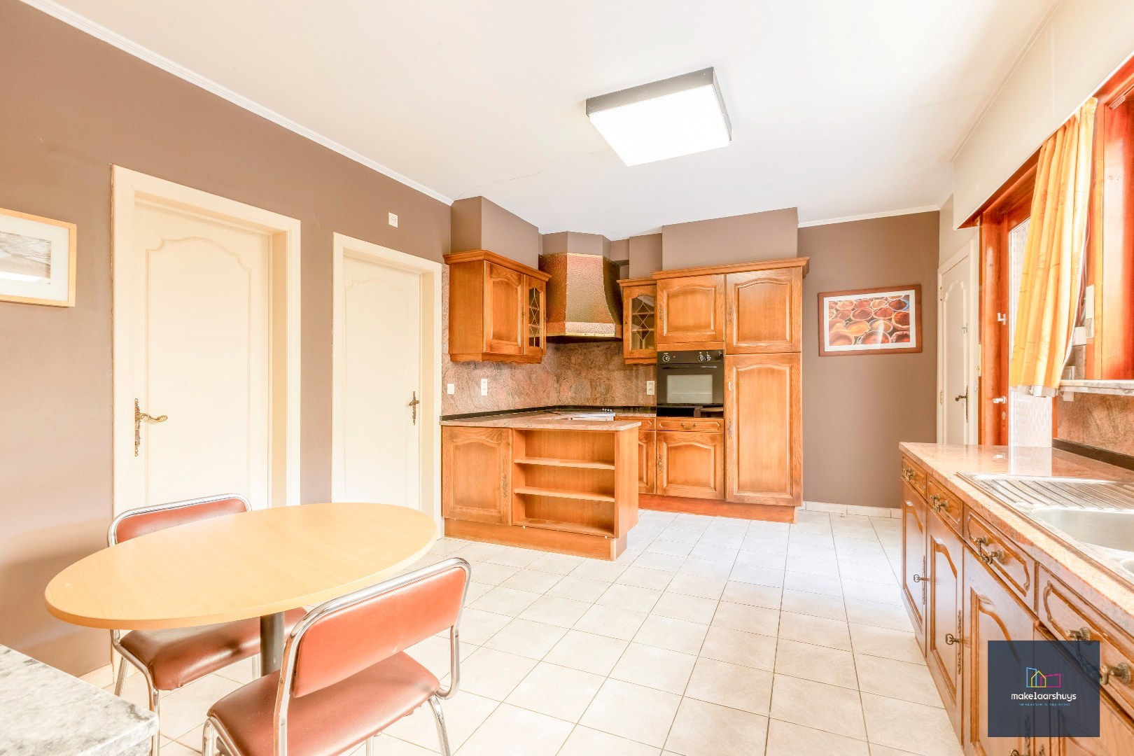 Rustig gelegen ruime bungalow met dubbele garage in Drongen 