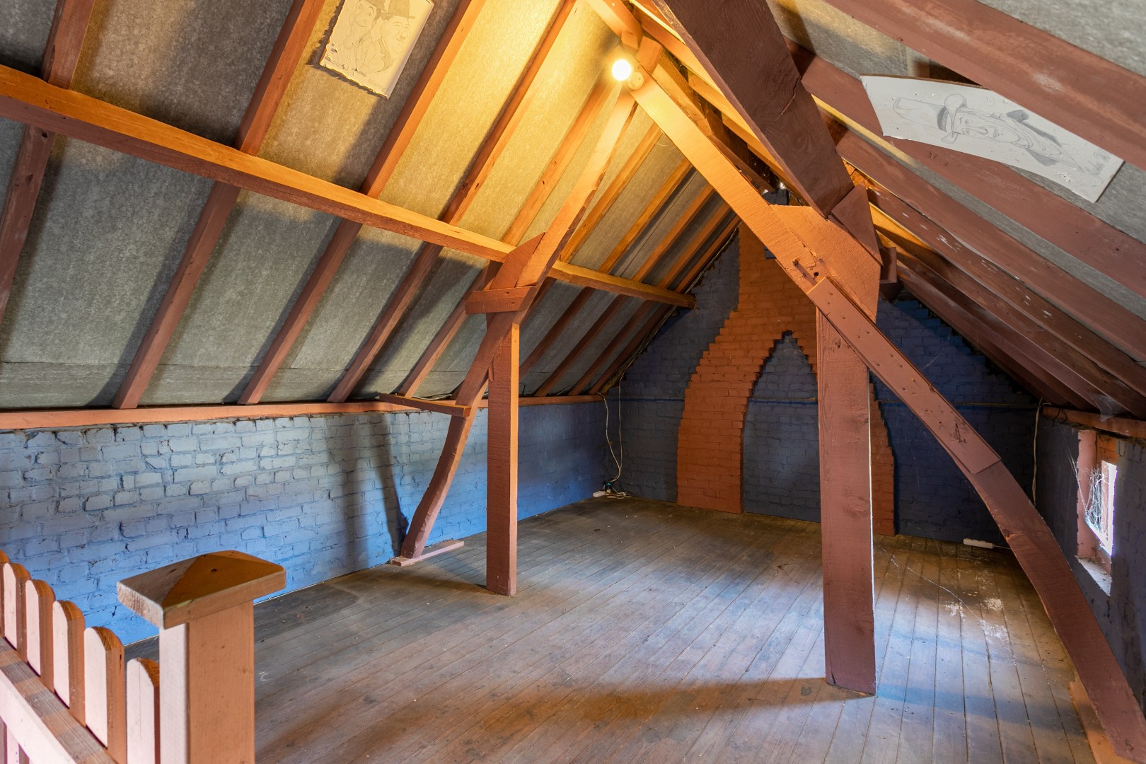 Te renoveren fermette met 3 slpk, bijgebouw en garage en mogelijkheid tot uitbreiding (bouwgrond) 