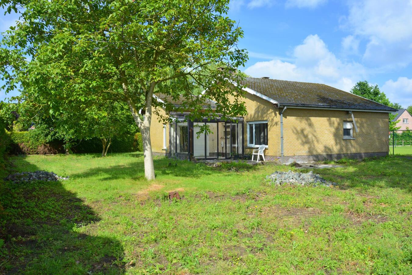 Te renoveren bungalow op topligging 