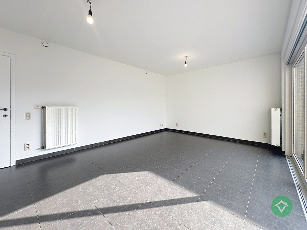 Instapklaar gelijkvloers appartement met staanplaats te Gistel 