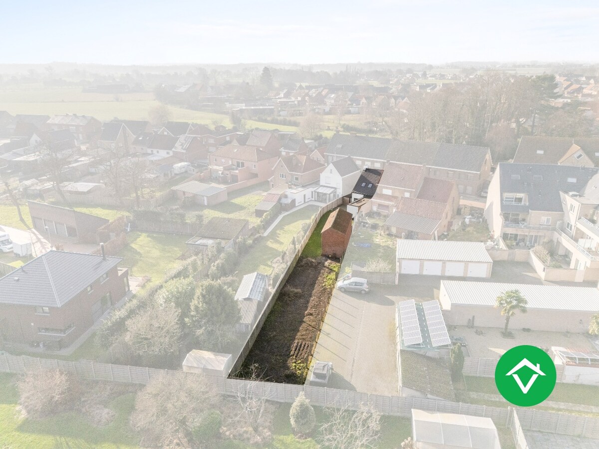 Volledig vernieuwde woning met 3 slaapkamers en bijgebouw in centrum Koekelare 