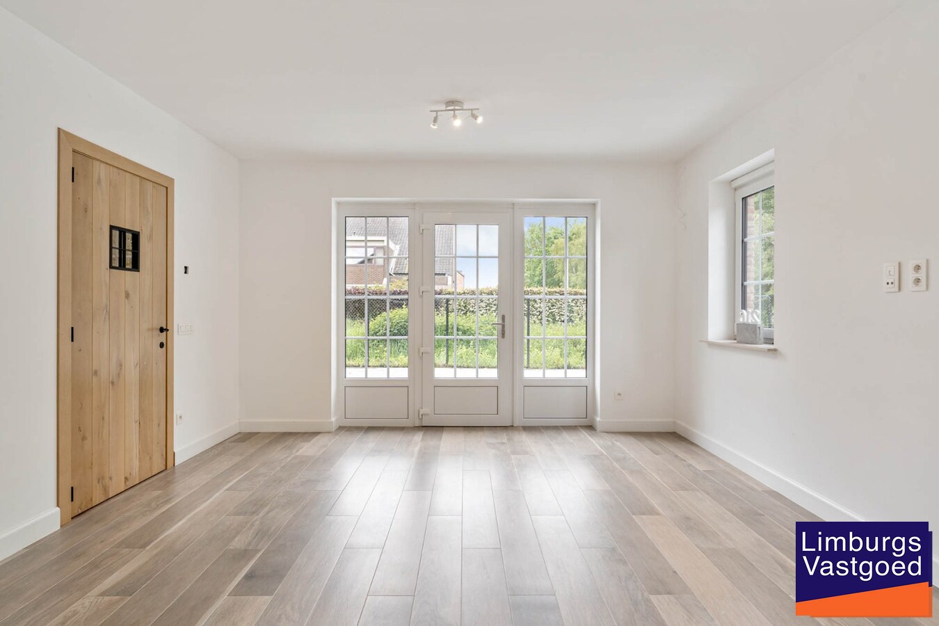 Exclusieve gezinswoning, 283m², 5 slpk, praktijkruimte op toplocatie 