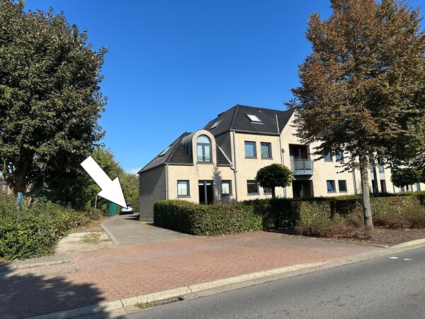 Te koop parkeerplaats - Maaseik