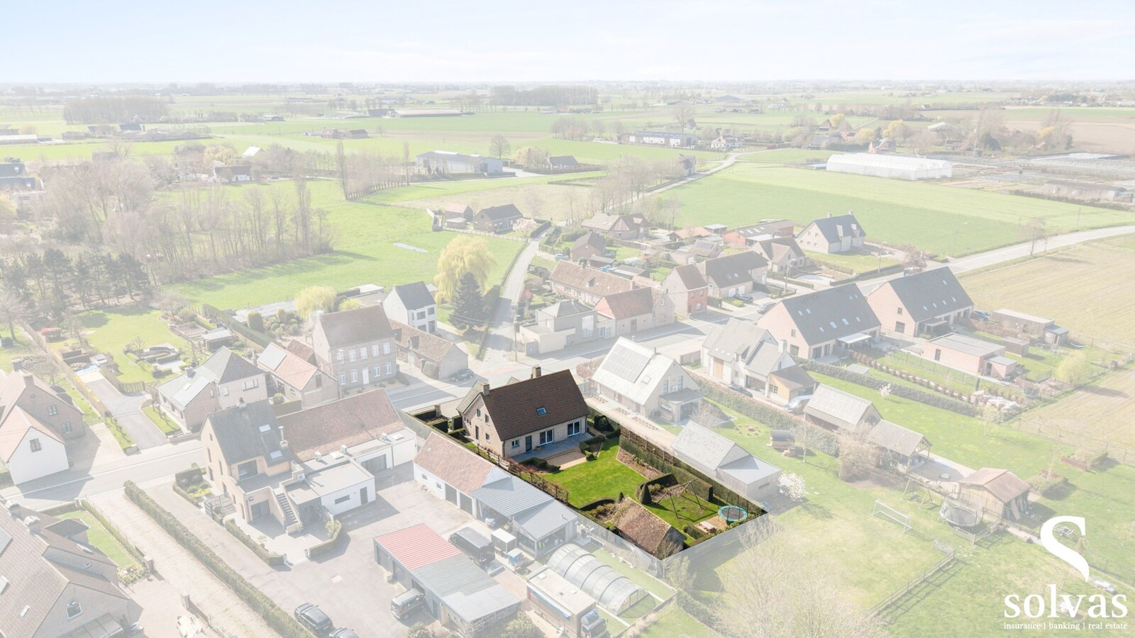 Prachtige open bebouwing met 4 slaapkamers in Poesele, bouwjaar 2000, op 1070m² perceeloppervlakte, 270m² bewoonbare oppervlakte 
