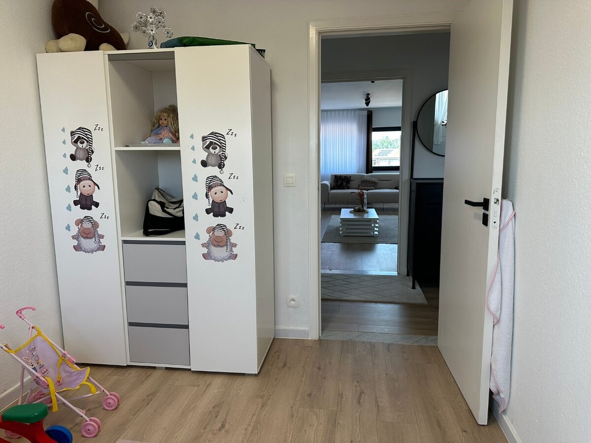 VERNIEUWD   appartement met 3 slaapkamers 