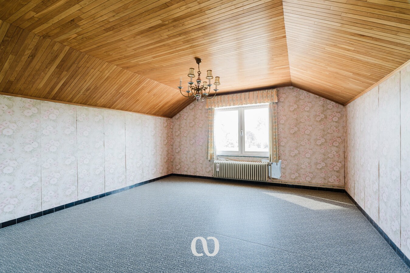 Stevige gezinswoning met tuin en volledige kelder in Lozer 