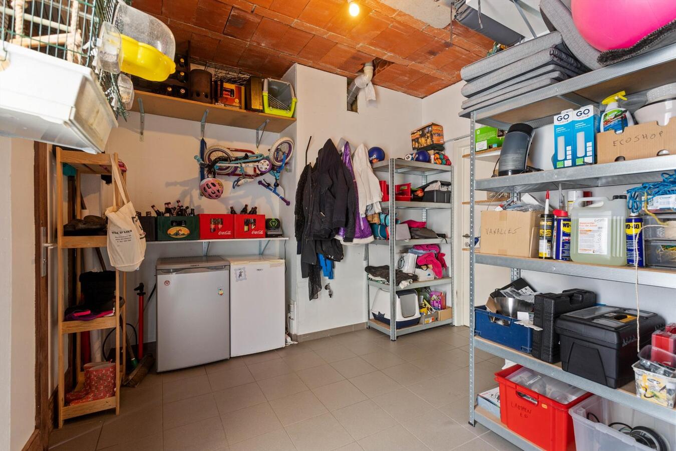 Energiezuinige woning in loftstijl met grote lichtrijke leefruimte. 