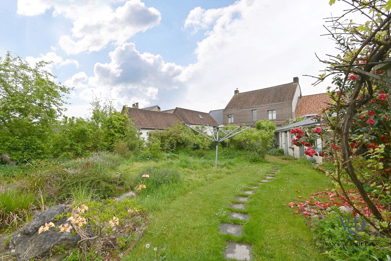 Charmante woning op royaal perceel van 1.618 m² 