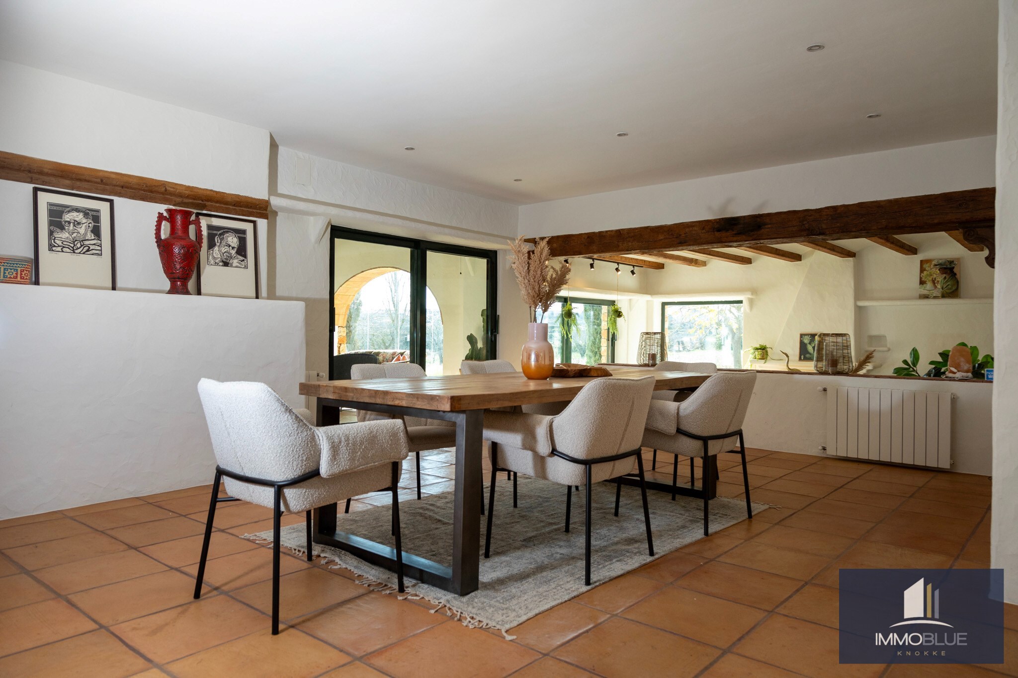 Dit uitzonderlijke landgoed, gelegen op een royaal perceel van 18.500 m² . 