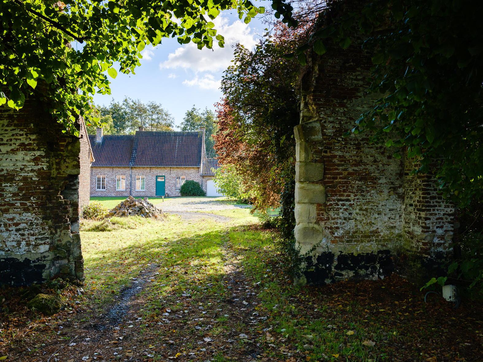 Riante vierkantshoeve te Deinze 