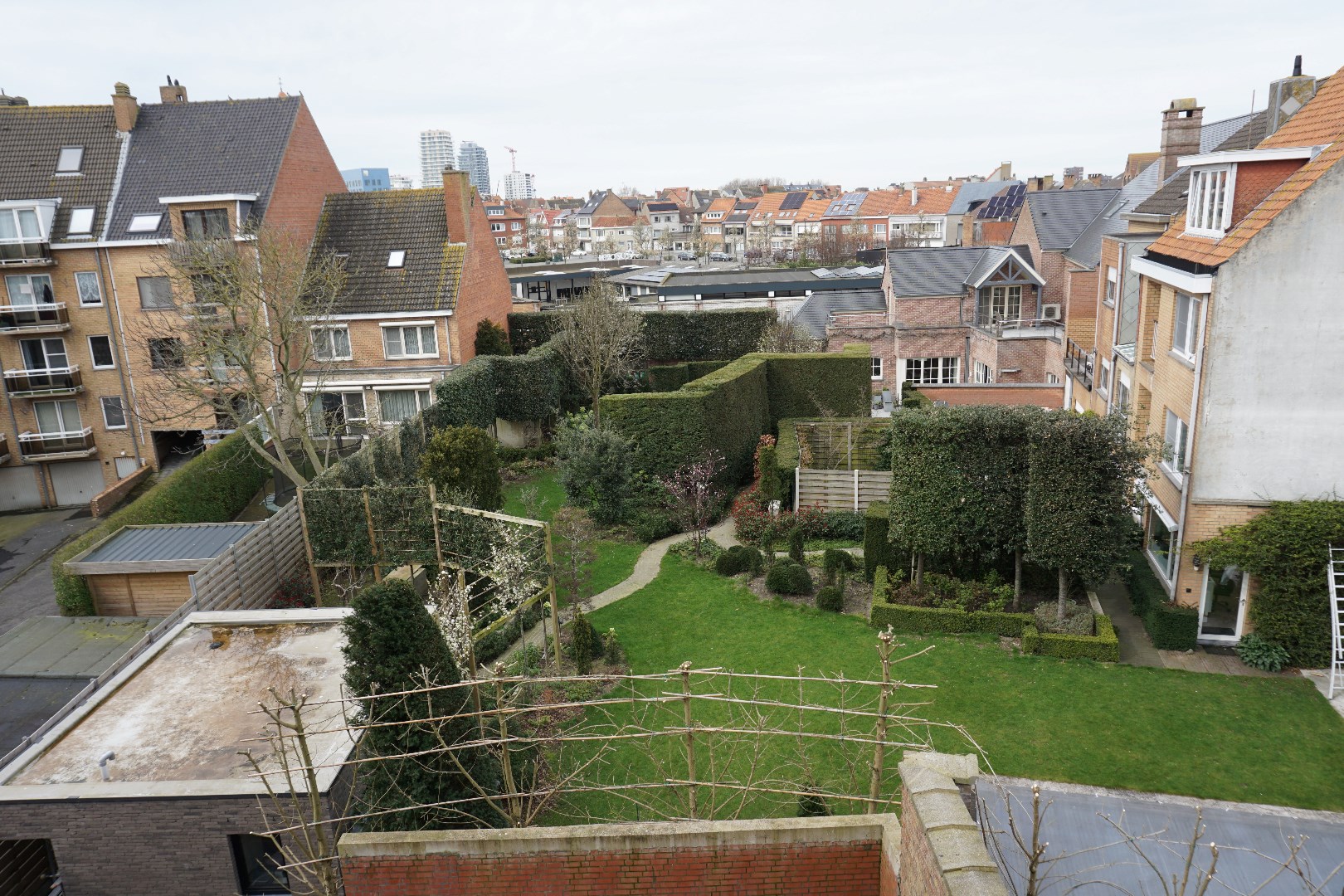 ONGEMEUBELD 2 SLP APP. TE HUUR GELEGEN VOORHAVENLAAN 