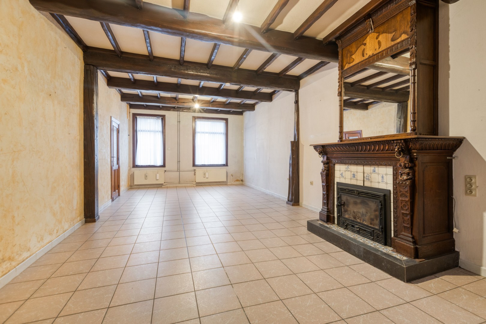 Gezinswoning met 6 slpk. en ruime garage op perceel van 1233m² te Leopoldsburg 