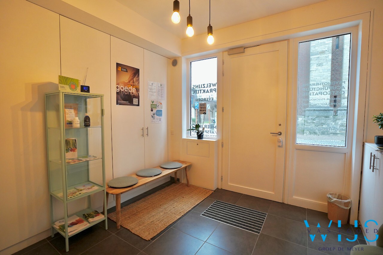 Zeer goed gelegen handelsruimte te CENTRUM EVERGEM ! 