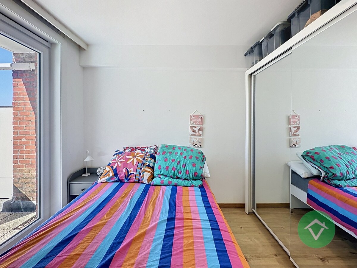 Ruim duplex-appartement met 2 slaapkamers en terrassen in hartje Torhout 
