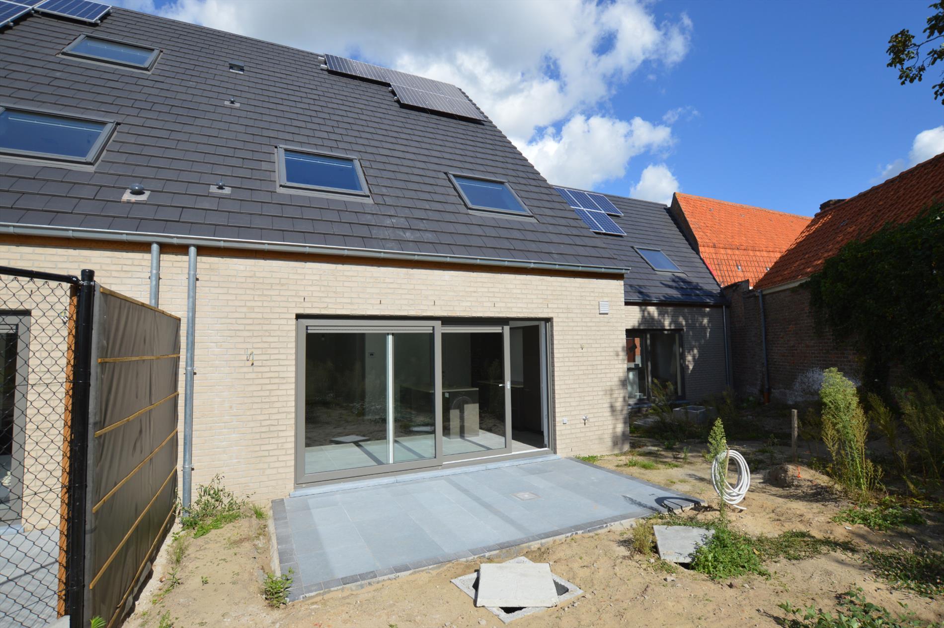 Prachtige nieuwbouwwoning met zongerichte tuin te Jabbeke (Zerkegem) 