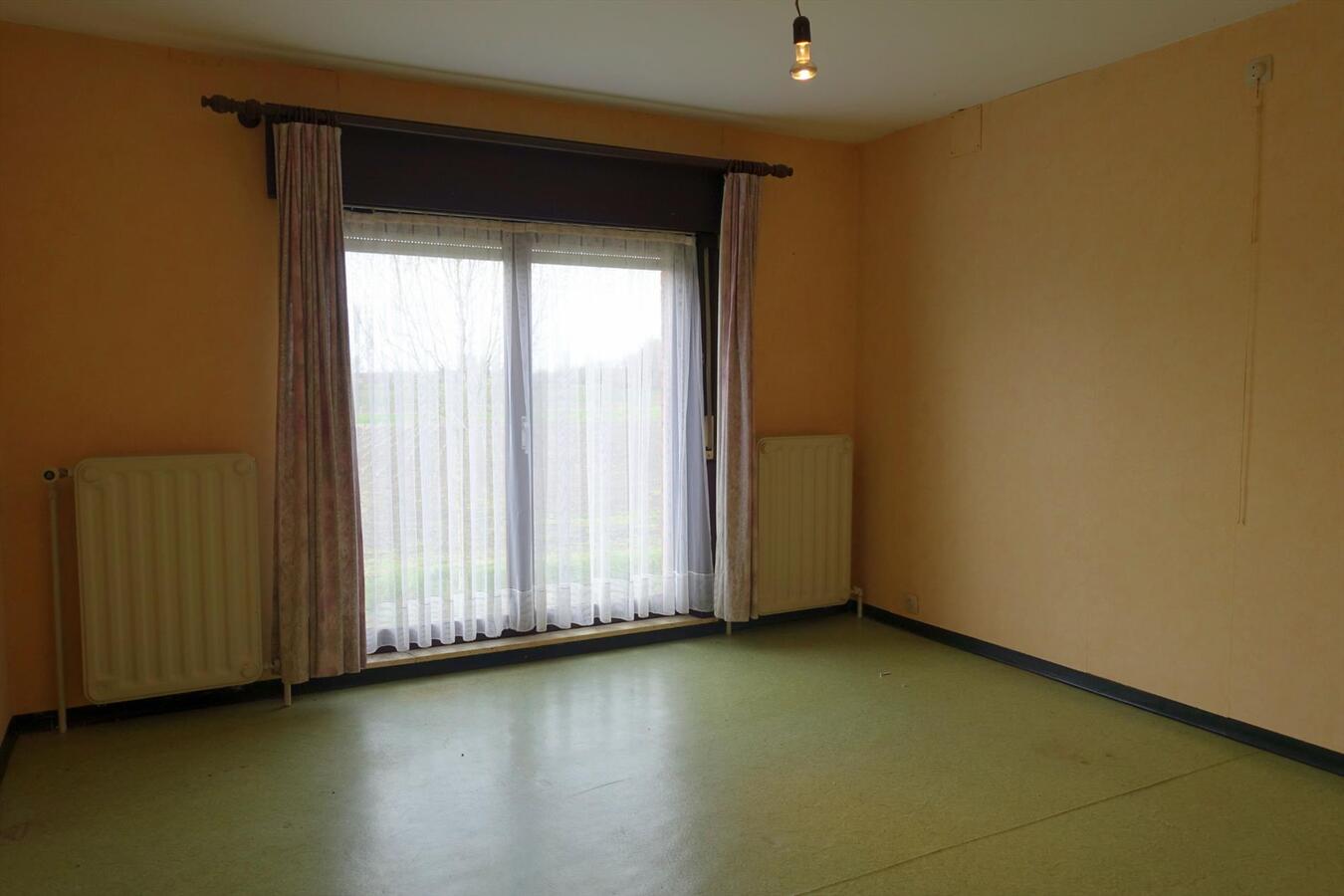 Ruime half-open woning 