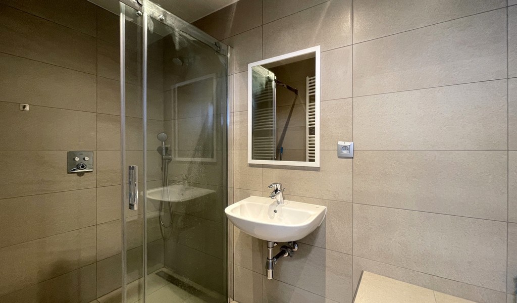 Vernieuwde kantoren te huur in Ahlers Building te Antwerpen