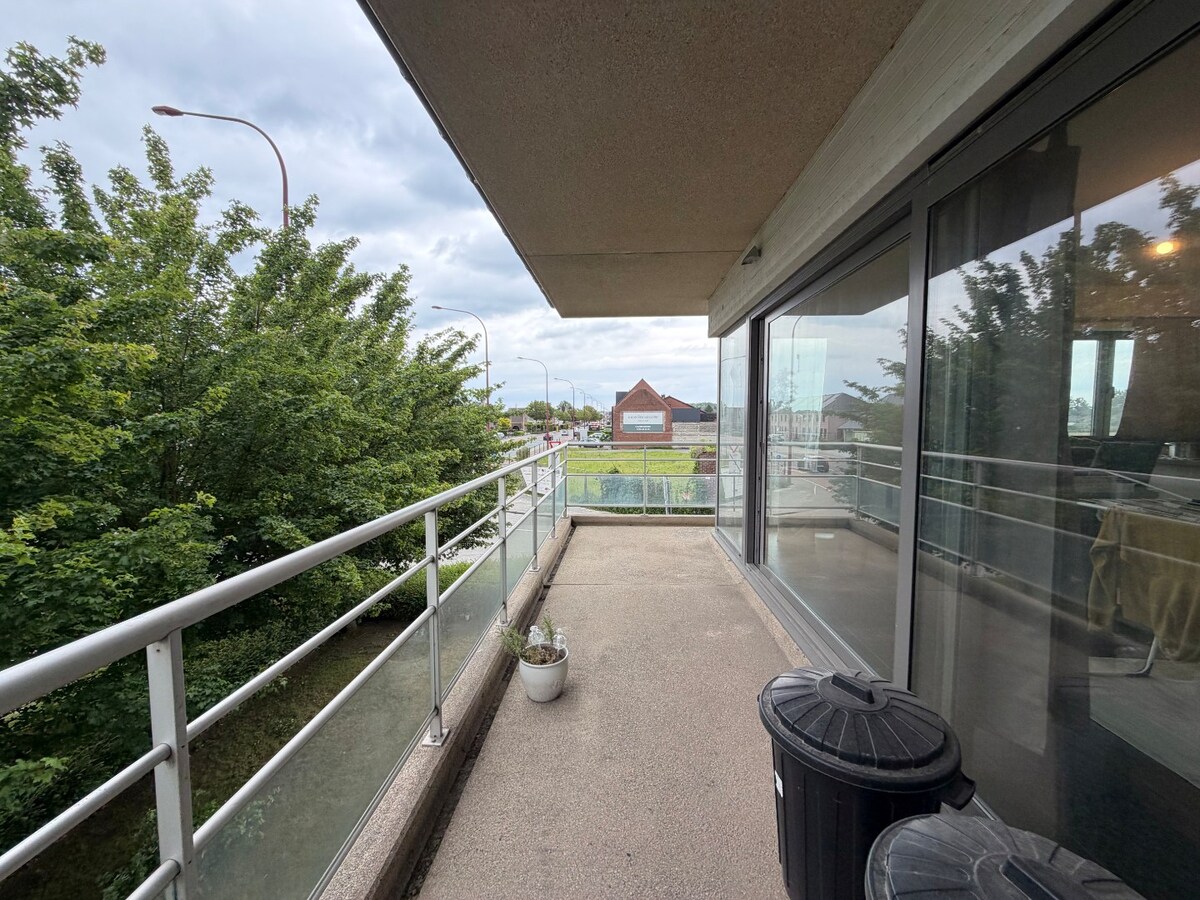 2 slpk-appartement nabij allerhande voorzieningen. 