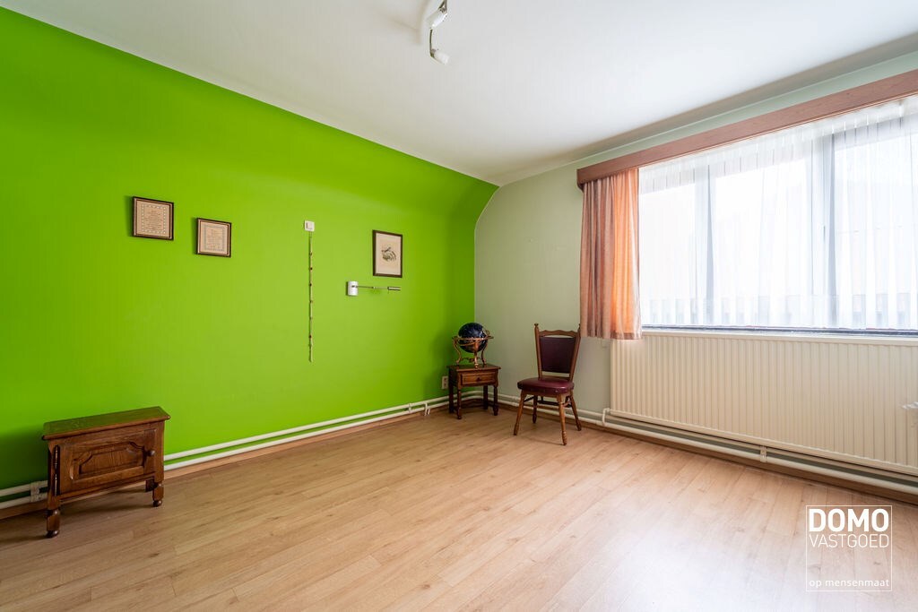 UNIEKE WONING MET 2 RUIME LOODSEN OP PERCEEL VAN 58A49CA 