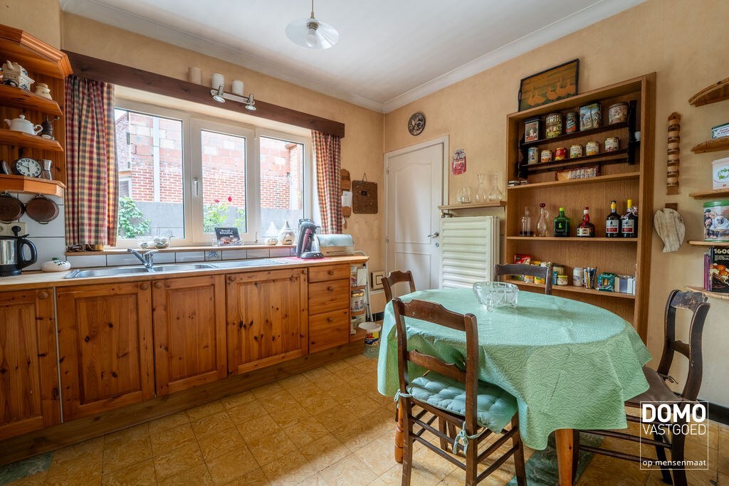 CHARMANTE TE RENOVEREN WONING MET 4 SLAAPKAMERS OP EEN PERCEEL VAN 13A TE HASSELT (KURINGEN) 