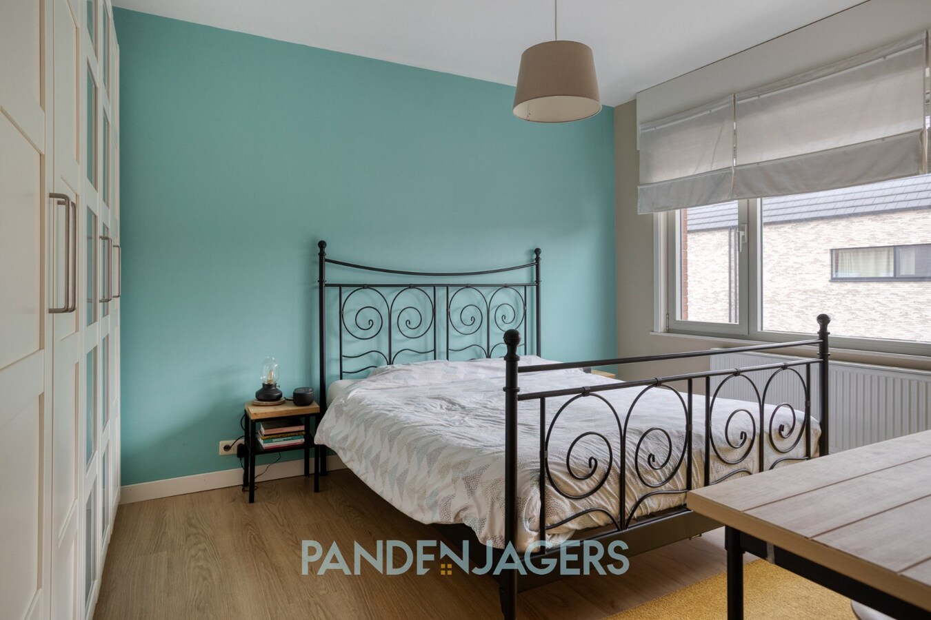 Gerenoveerde woning met uitzonderlijk groot magazijn op unieke locatie te Duffel 