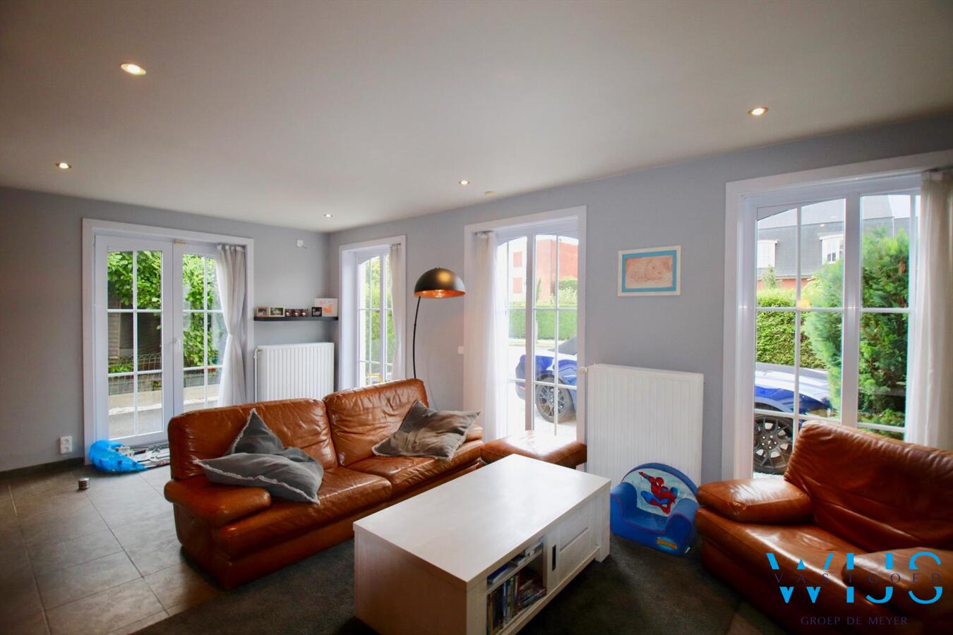 Instapklaar karaktervol woonhuis op een TOPlocatie in Eeklo ! 