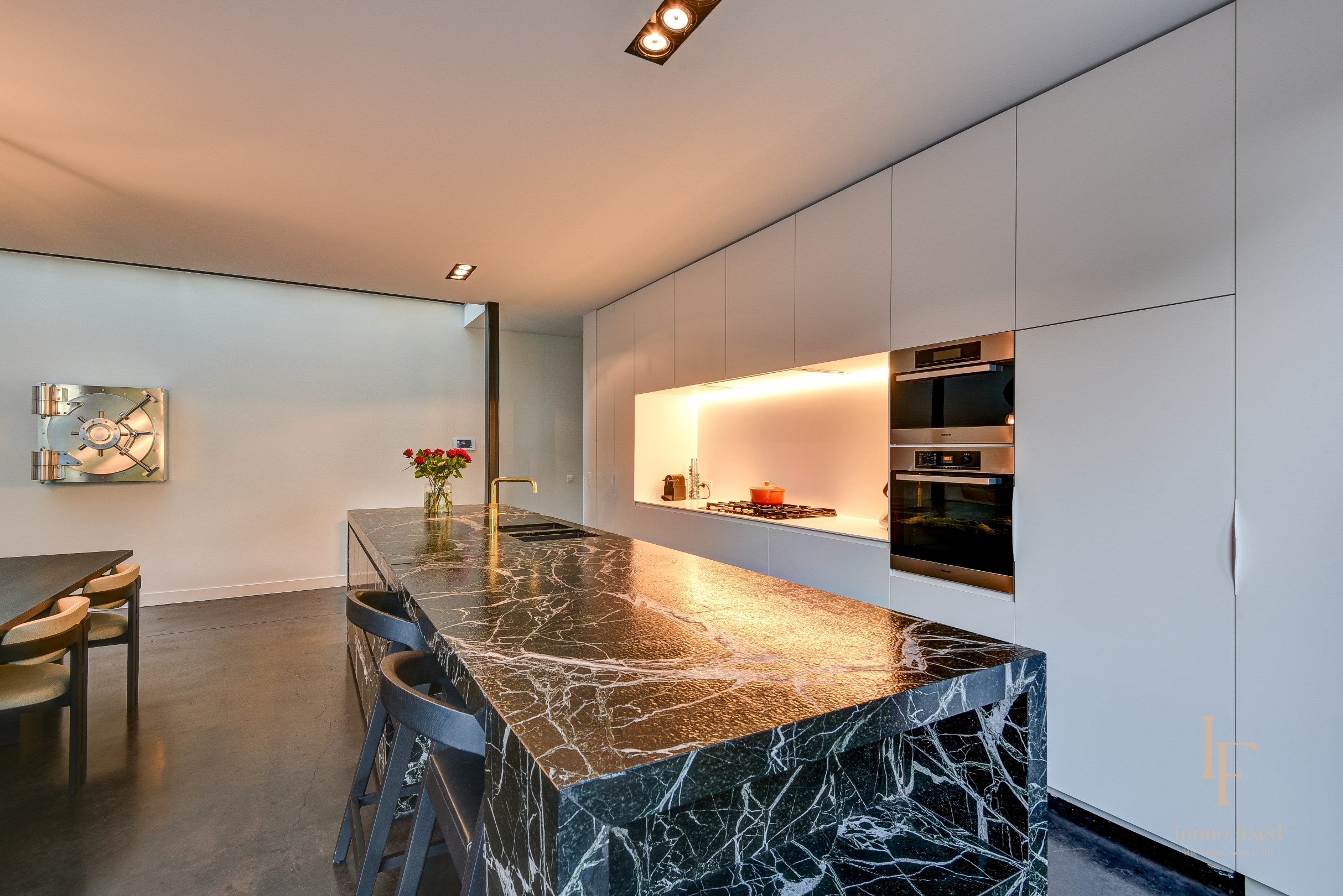 Luxe villa met 4 SLKS en praktijkruimte te SCHILDE! 