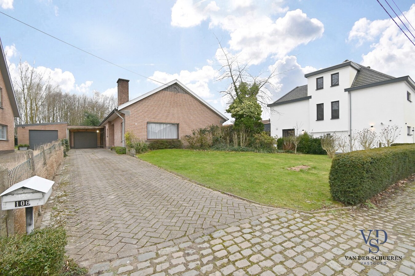 Degelijke bungalowwoning met garage 