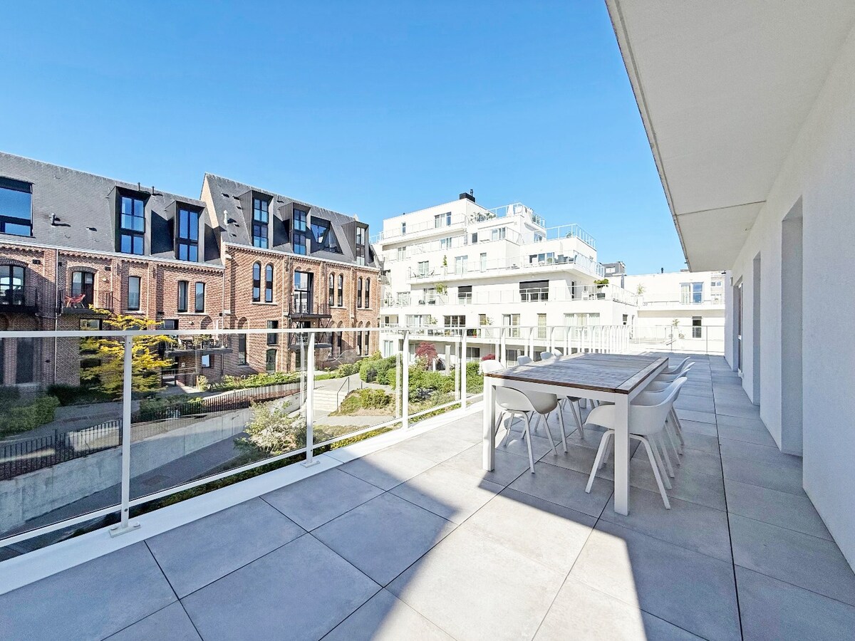 Nieuw appartement met riant terras en garage te centrum Zottegem 