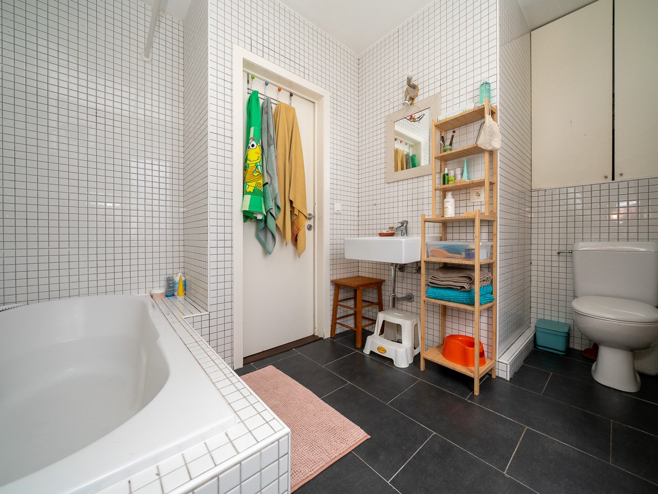 Recent 2-kamer gelijkvloersappartement met 2 terrassen 