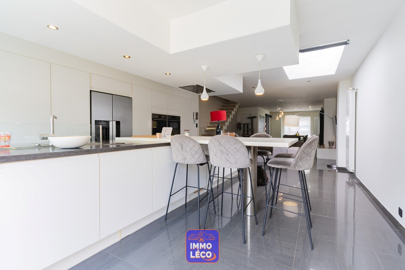 Maison moderne entièrement rénovée avec jardin, dans le village de Luingne ! 