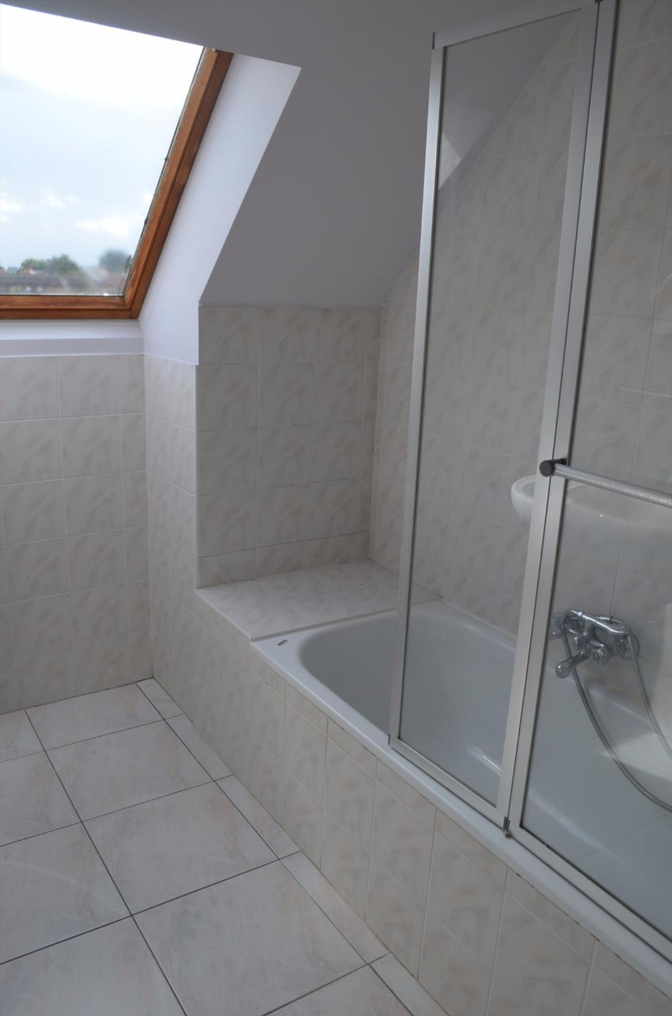 Appartement met 2 slpks, zuidelijk terras en garage te ADEGEM 