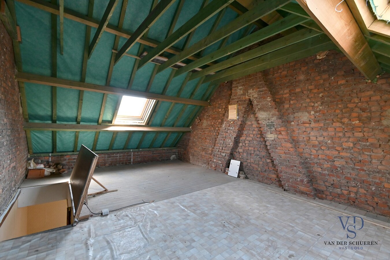 Knusse starterswoning met koertje 