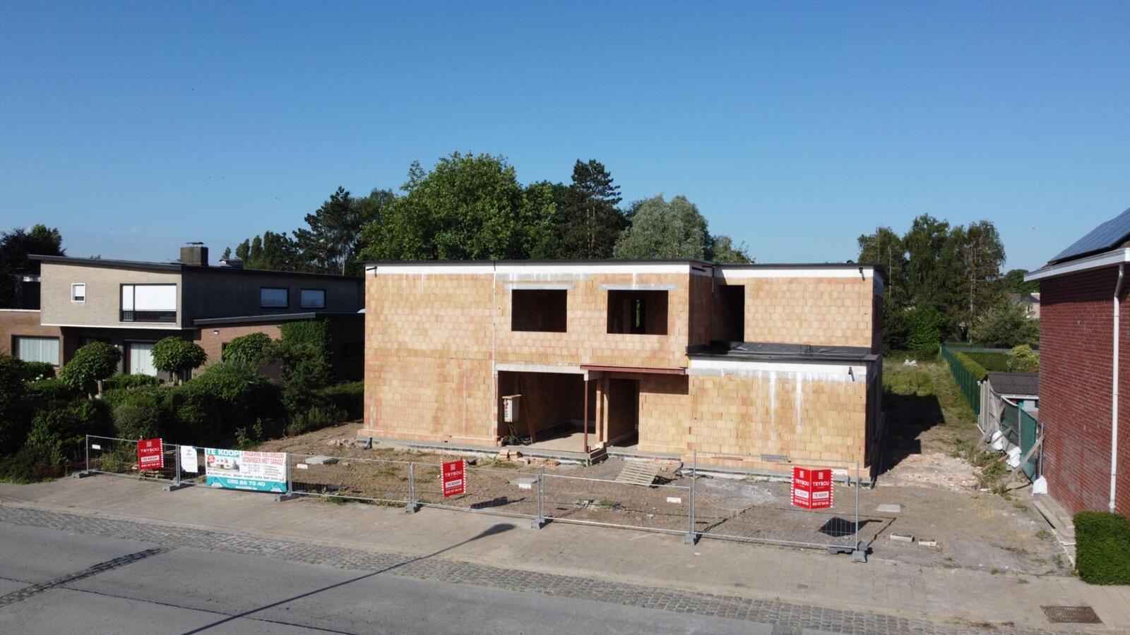 Moderne halfopen nieuwbouwwoning met 3 slaapkamers 