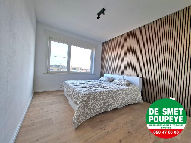 Vernieuwd hoekappartement 