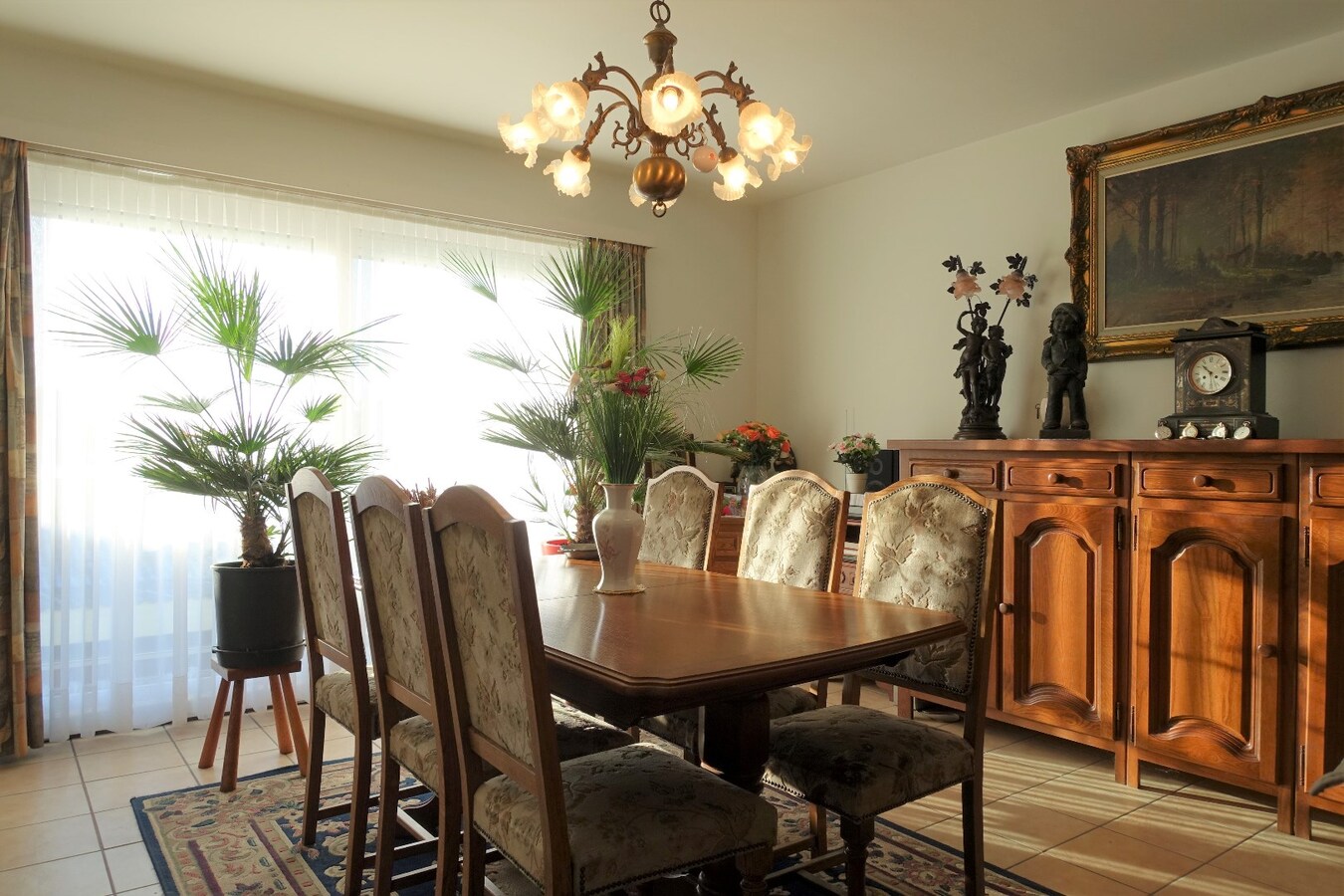 Instapklaar appartement met garagebox 