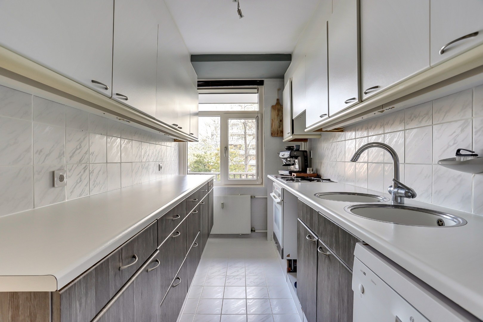 Comfortabel wonen in dit 3-kamer hoek appartement met een heerlijk balkon op het zonnige westen! 