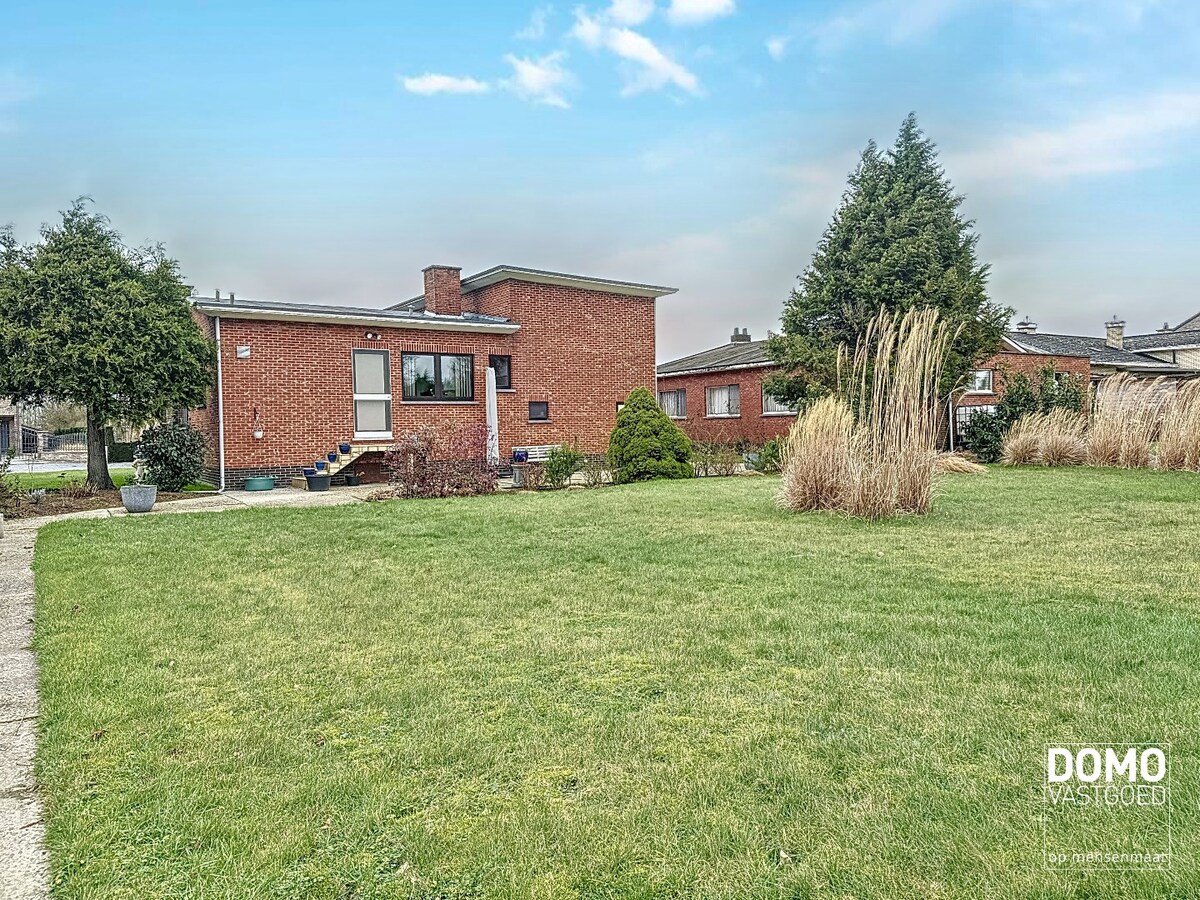 Split-level woning rustig gelegen te Berbroek op een perceel van 10a 