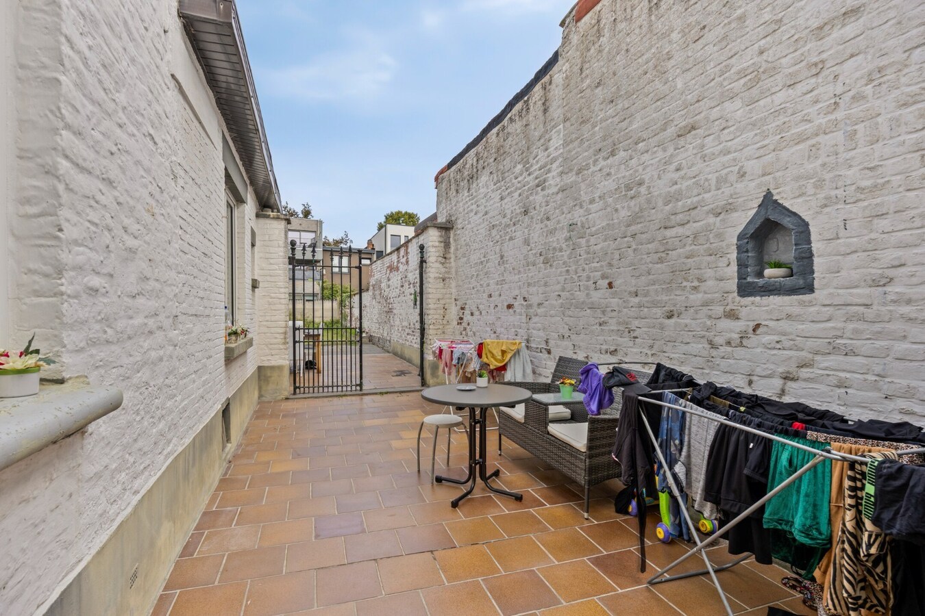 Gebouw/herenhuis bestaande uit 3 appartementen te Tienen 