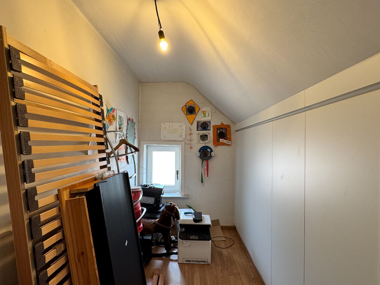 Instapklare halfopen bebouwing met 3 slaapkamers, tuin en garage te Zulte. 