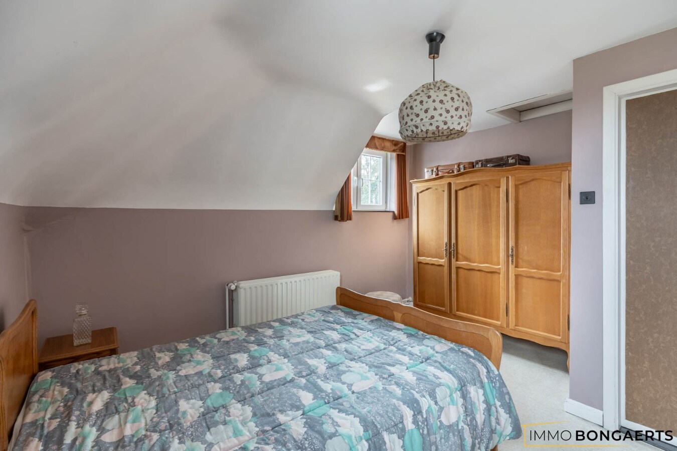 Ruime woning met tuin, garage en 3 slaapkamers in Oudsbergen . 