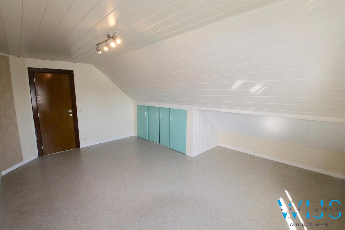 Uitzonderlijk goed gelegen woonhuis op een perceel van 841 vierkante meter in ERTVELDE! 