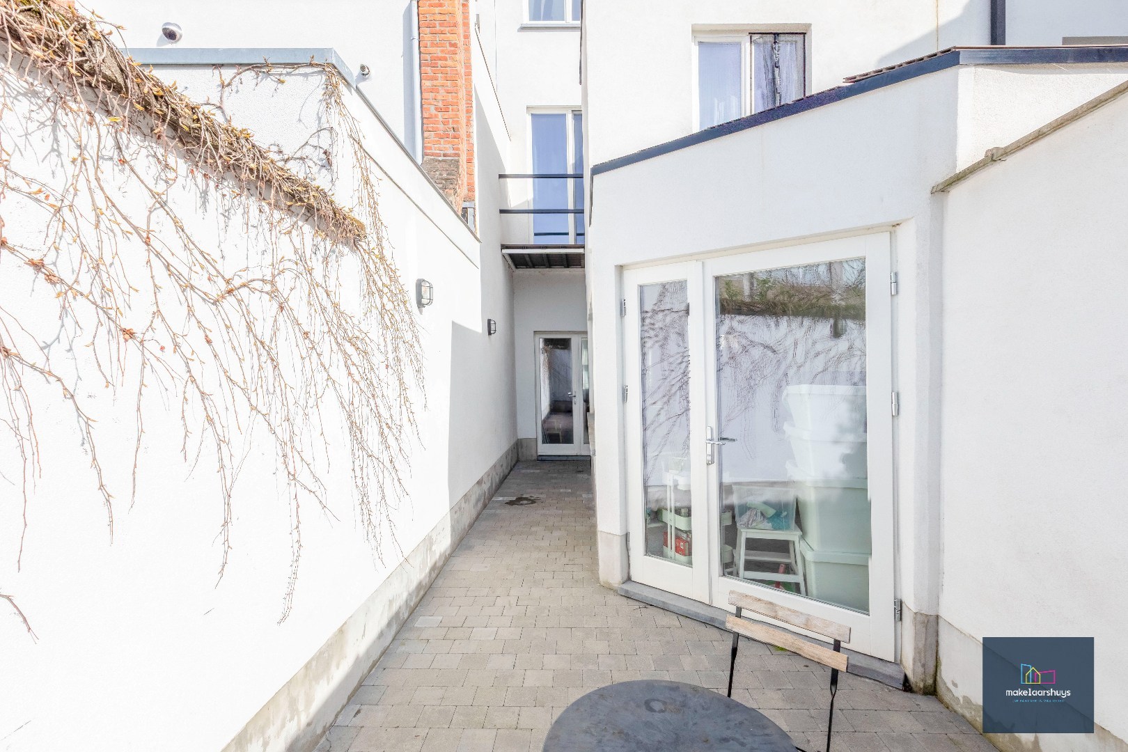 Opbrengsteigendom met 9 kamers - "COHOUSING" 