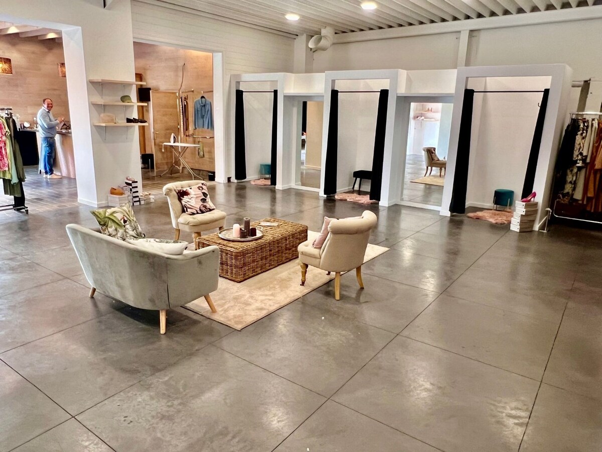 Ruime winkelruimte te huur in Moorslede, perfect voor diverse doeleinden! 